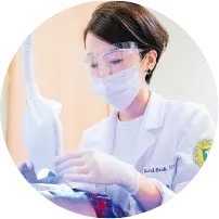 歯科医師 石 梨麗
